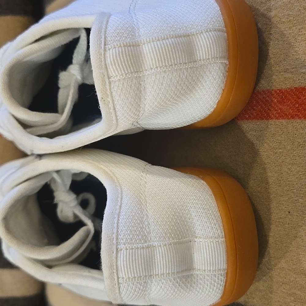 WHITIN White Canvas Sneakers With Orange Sole Size 39 NWOT - Picture 3 of 8